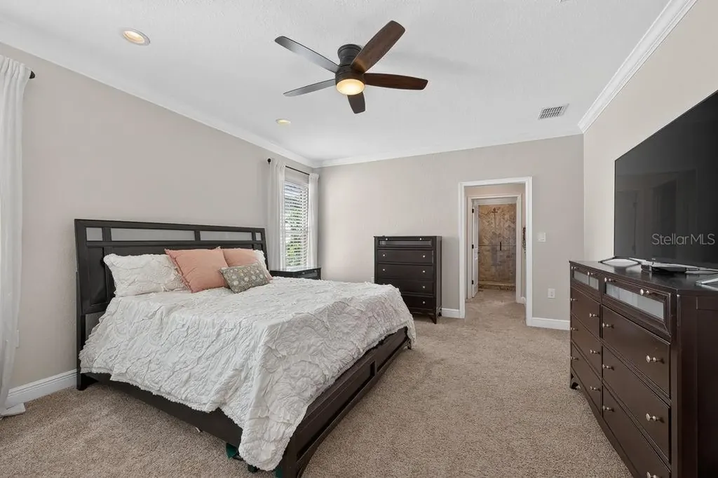 626 35th Avenue N St Petersburg FL 33704