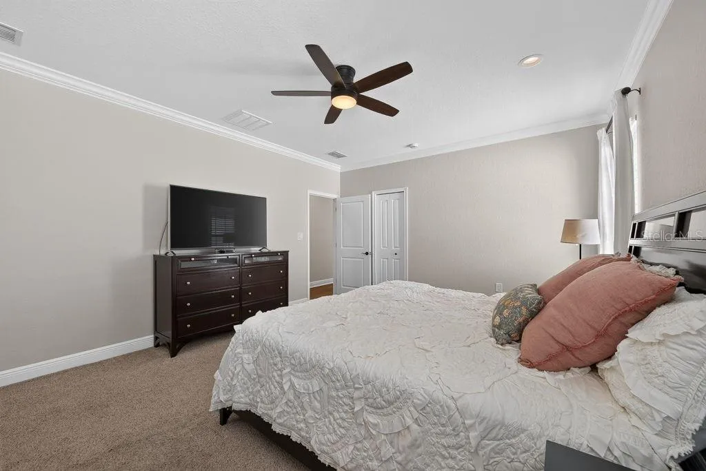 626 35th Avenue N St Petersburg FL 33704