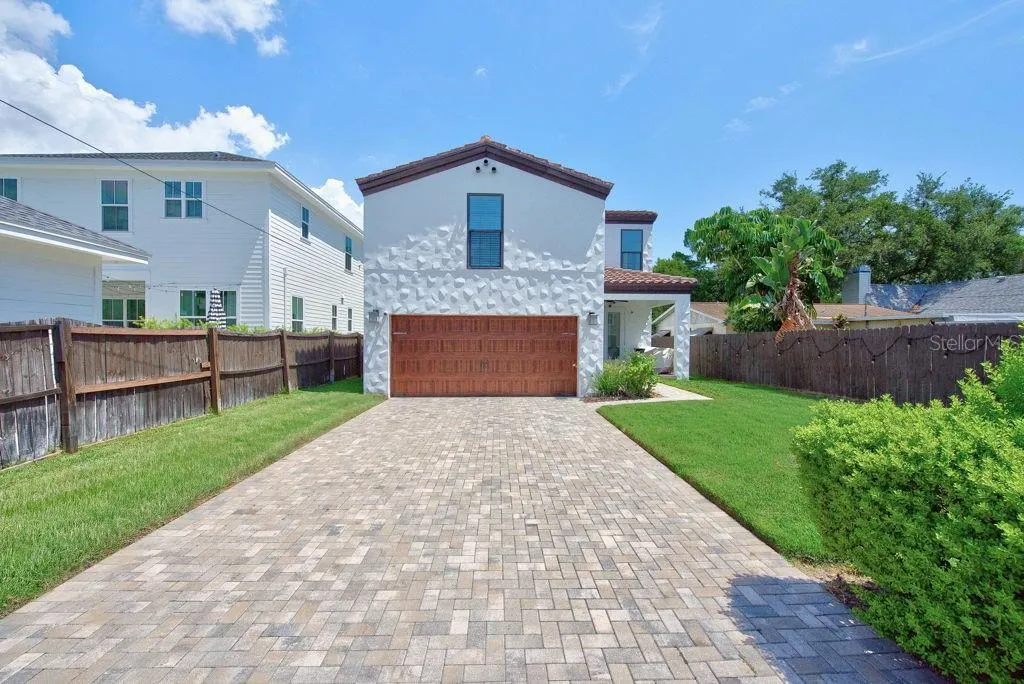 626 35th Avenue N St Petersburg FL 33704