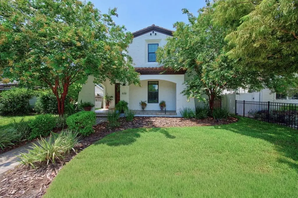 626 35th Avenue N St Petersburg FL 33704