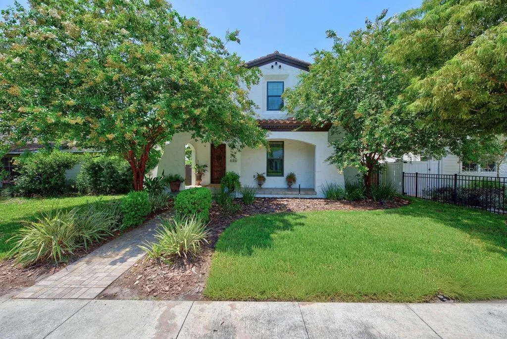 626 35th Avenue N St Petersburg FL 33704