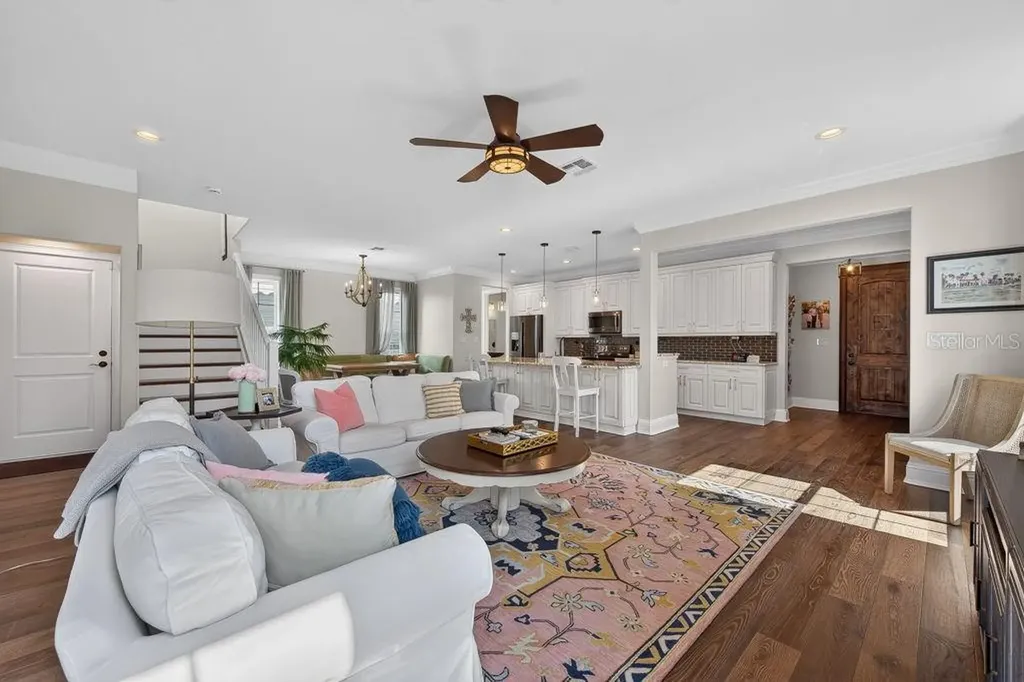 626 35th Avenue N St Petersburg FL 33704