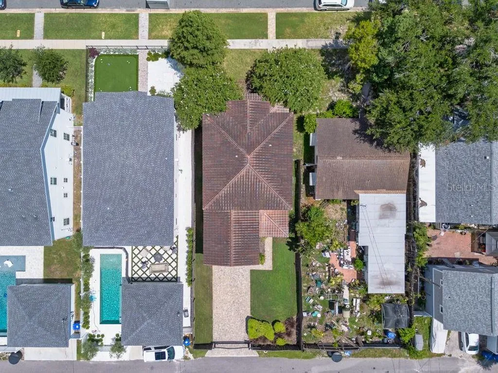 626 35th Avenue N St Petersburg FL 33704