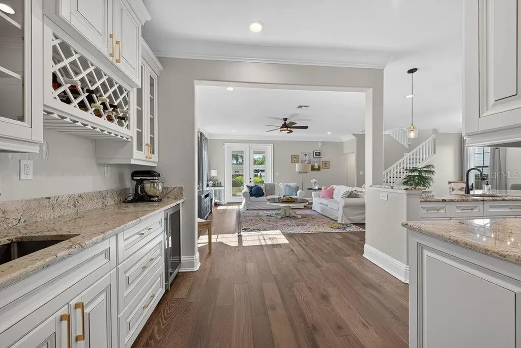 626 35th Avenue N St Petersburg FL 33704