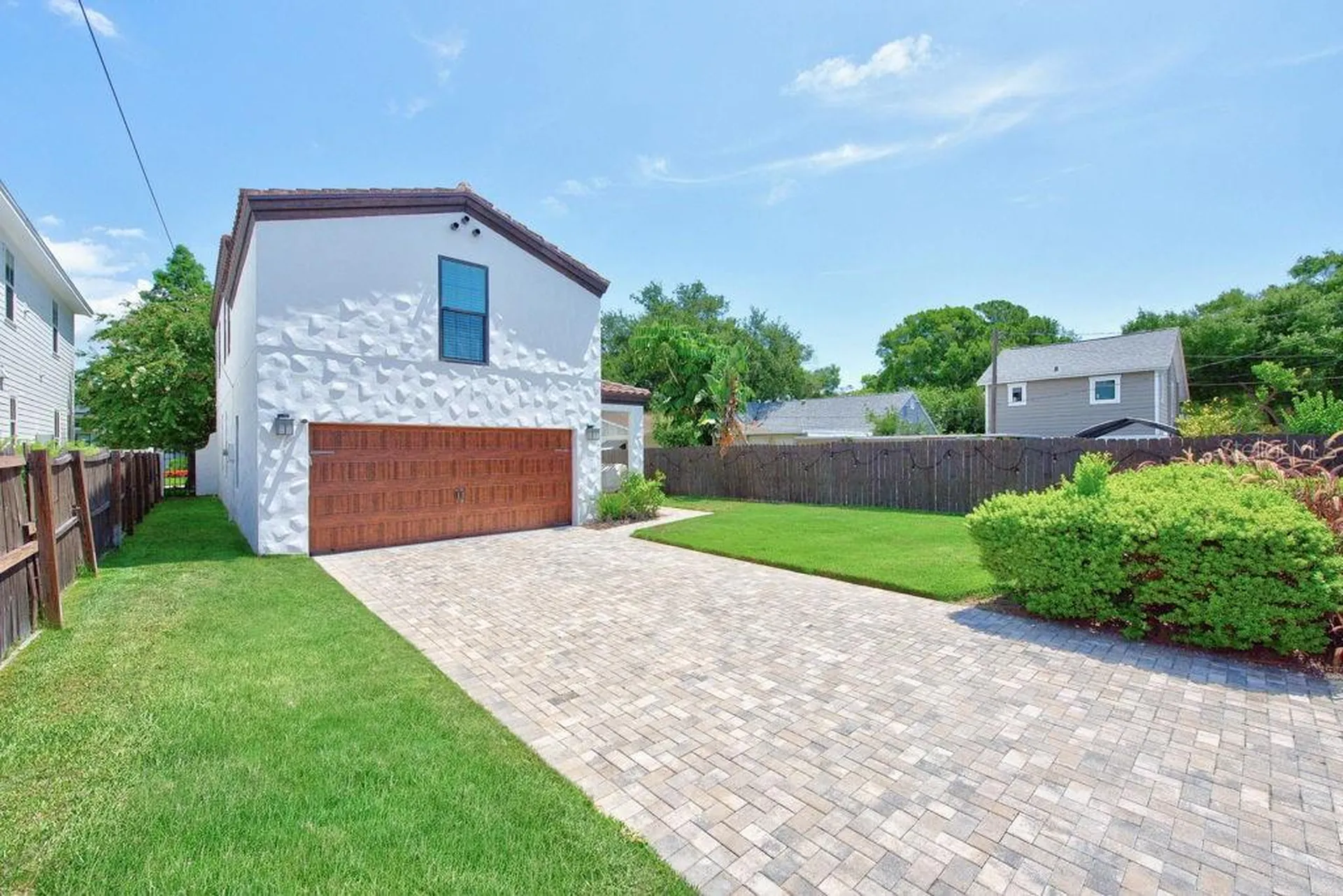626 35th Avenue N St Petersburg FL 33704