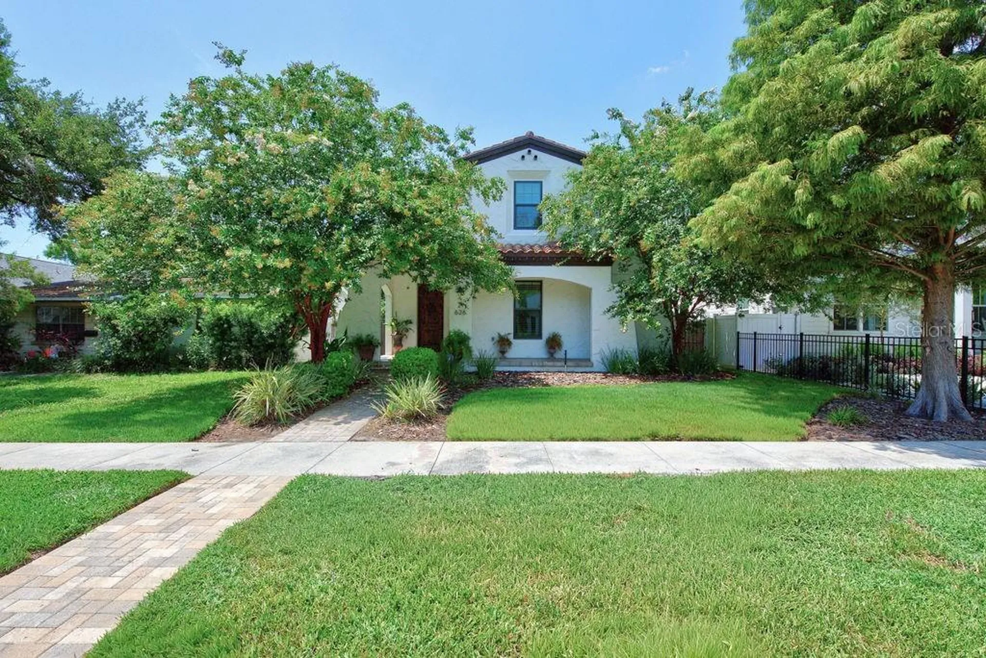 626 35th Avenue N St Petersburg FL 33704