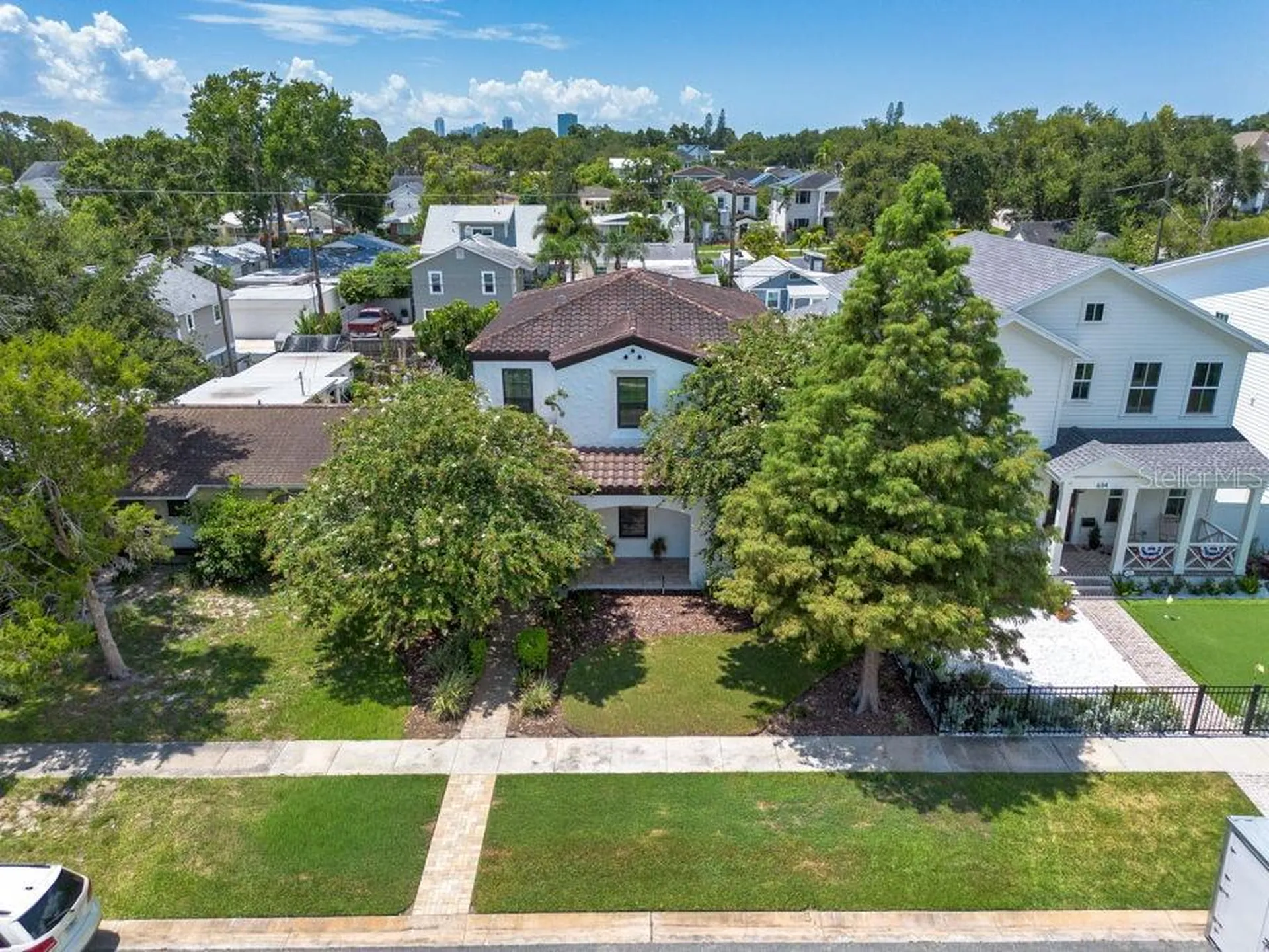626 35th Avenue N St Petersburg FL 33704