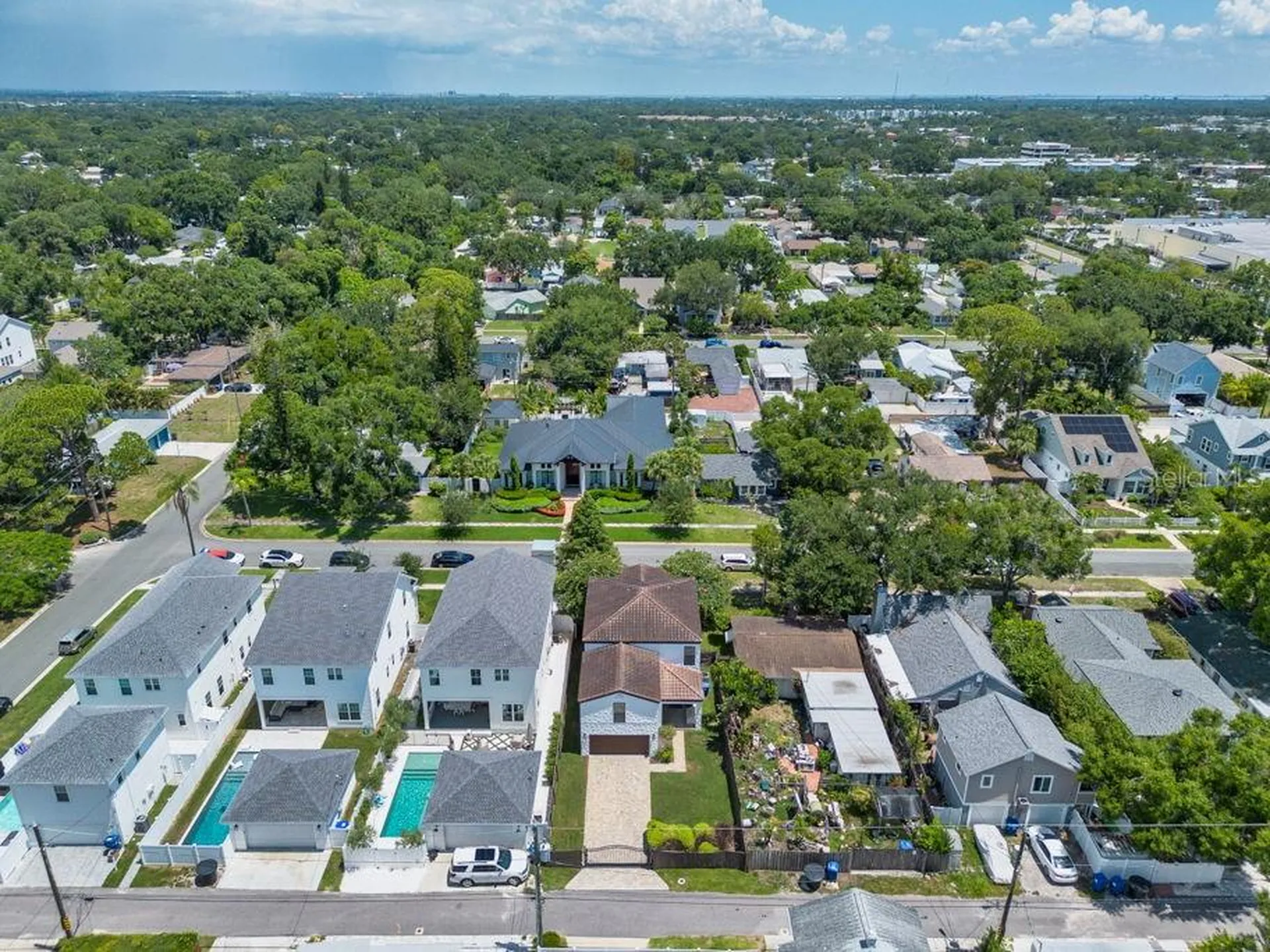 626 35th Avenue N St Petersburg FL 33704