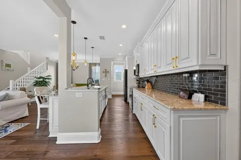 626 35th Avenue N St Petersburg FL 33704