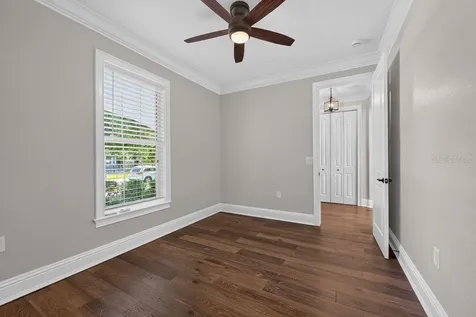 626 35th Avenue N St Petersburg FL 33704