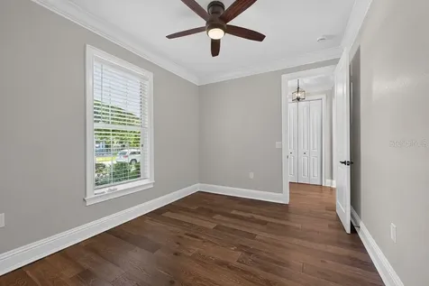 626 35th Avenue N St Petersburg FL 33704