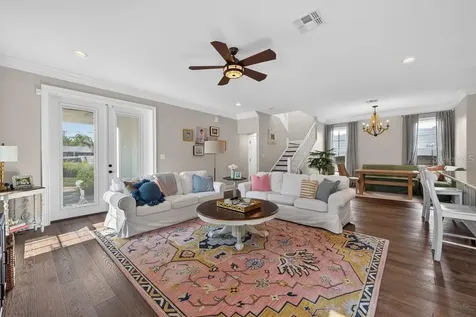 626 35th Avenue N St Petersburg FL 33704
