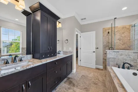 626 35th Avenue N St Petersburg FL 33704