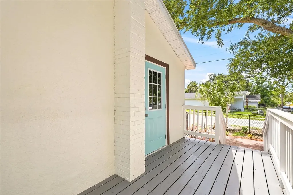 1002 E Seward Street Tampa FL 33604