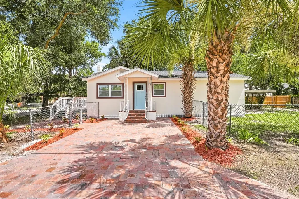1002 E Seward Street Tampa FL 33604