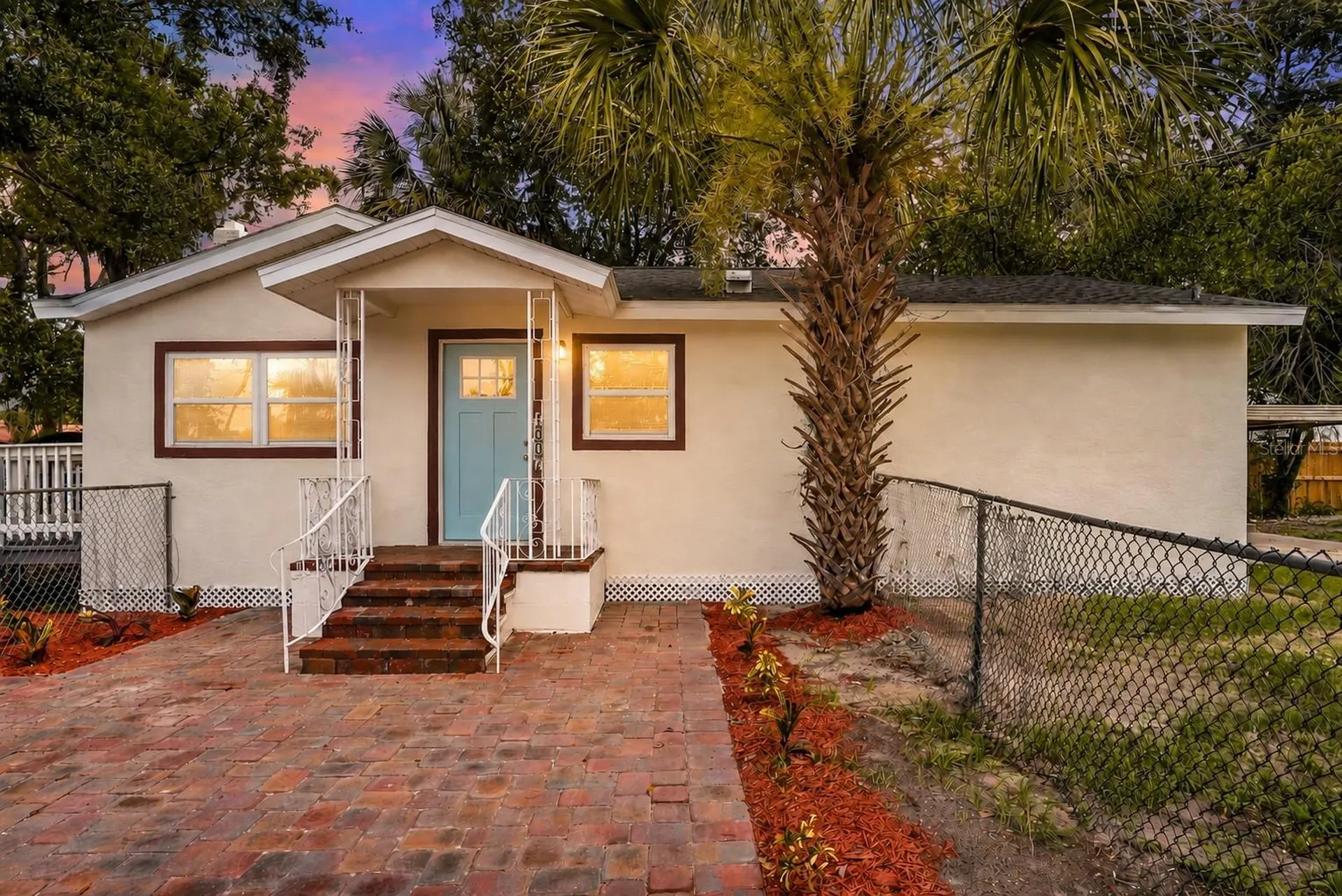 1002 E Seward Street Tampa FL 33604