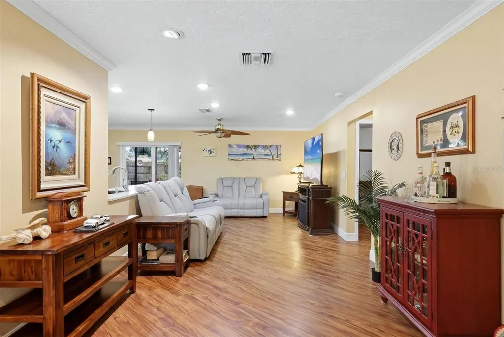 918 Ell Way Sarasota FL 34243