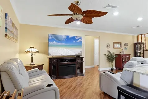 918 Ell Way Sarasota FL 34243