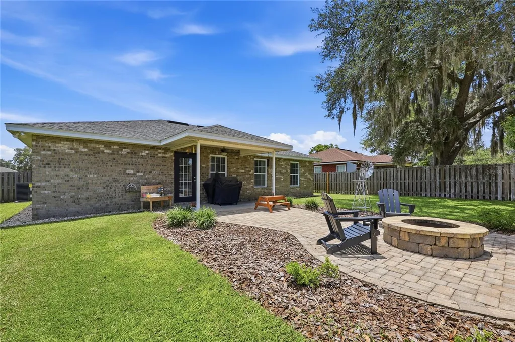25142 SW 18th Avenue Newberry FL 32669