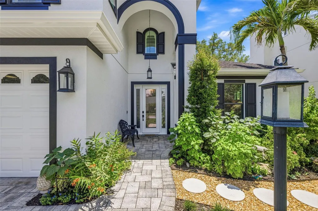 3210 W Villa Rosa Street Tampa FL 33611