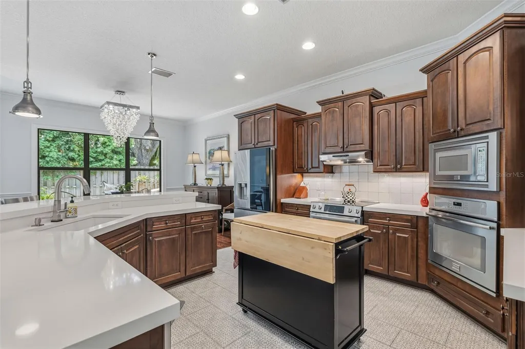 3210 W Villa Rosa Street Tampa FL 33611
