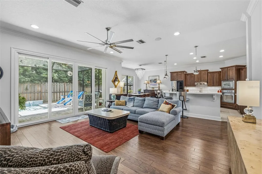 3210 W Villa Rosa Street Tampa FL 33611