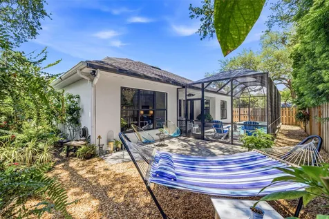 3210 W Villa Rosa Street Tampa FL 33611