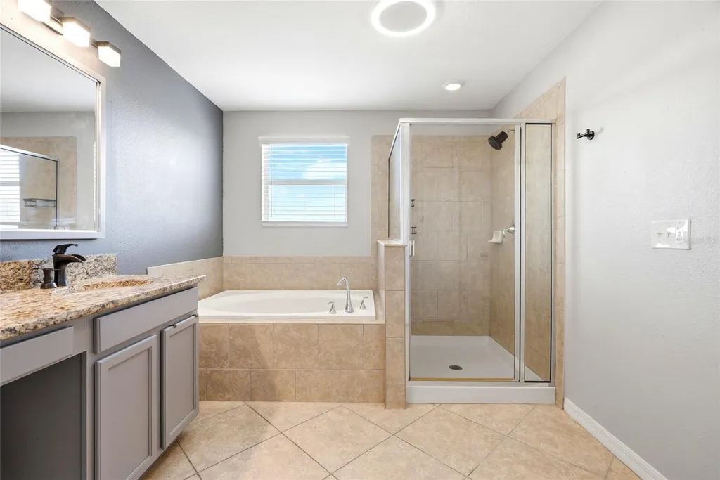 909 Meadow Glade Drive Ruskin FL 33570