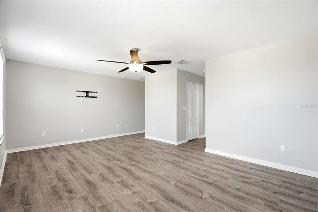 909 Meadow Glade Drive Ruskin FL 33570