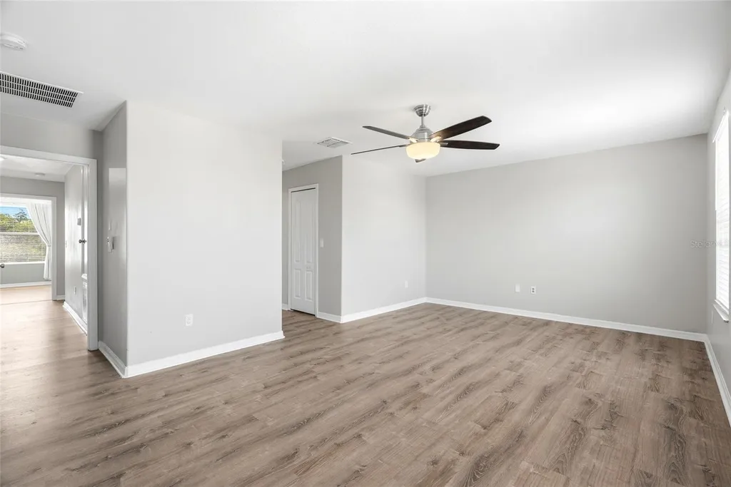 909 Meadow Glade Drive Ruskin FL 33570