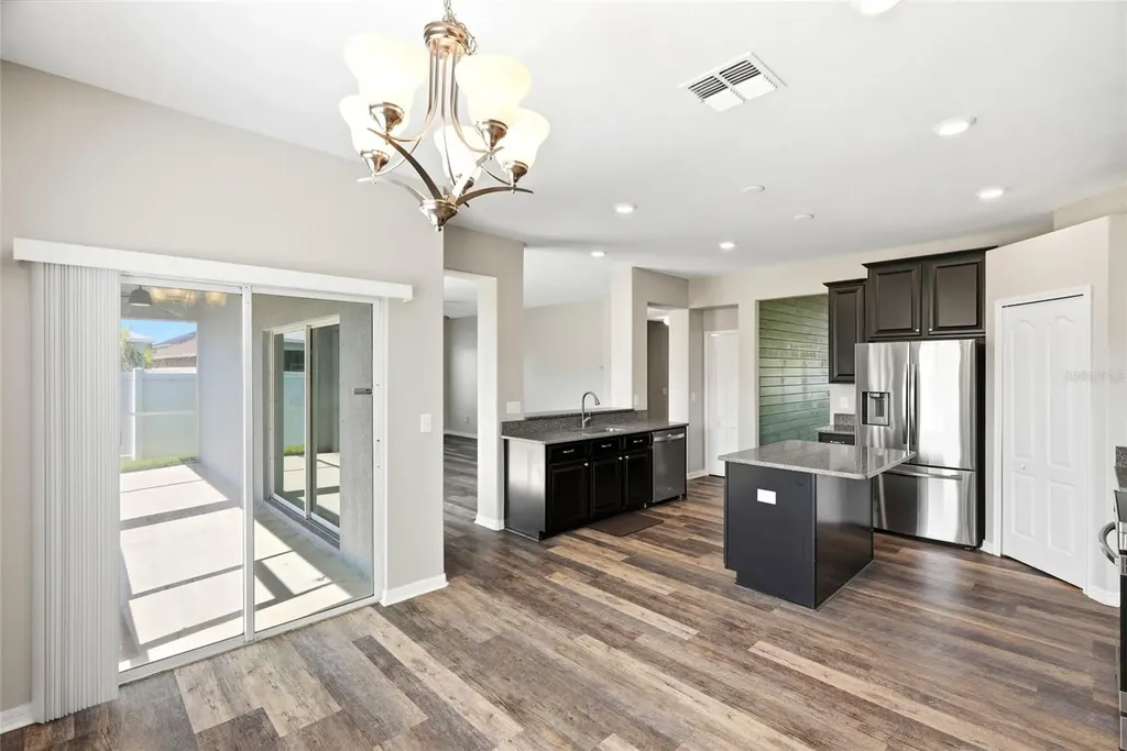 909 Meadow Glade Drive Ruskin FL 33570