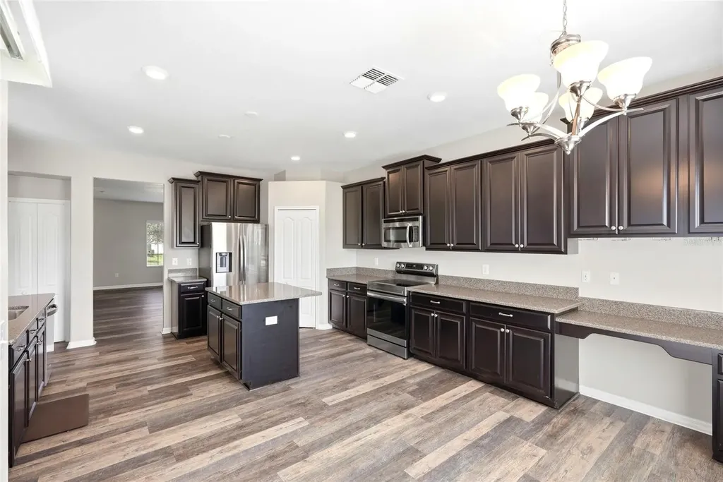 909 Meadow Glade Drive Ruskin FL 33570
