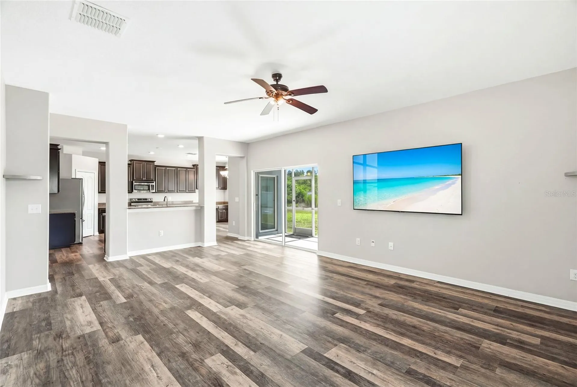 909 Meadow Glade Drive Ruskin FL 33570