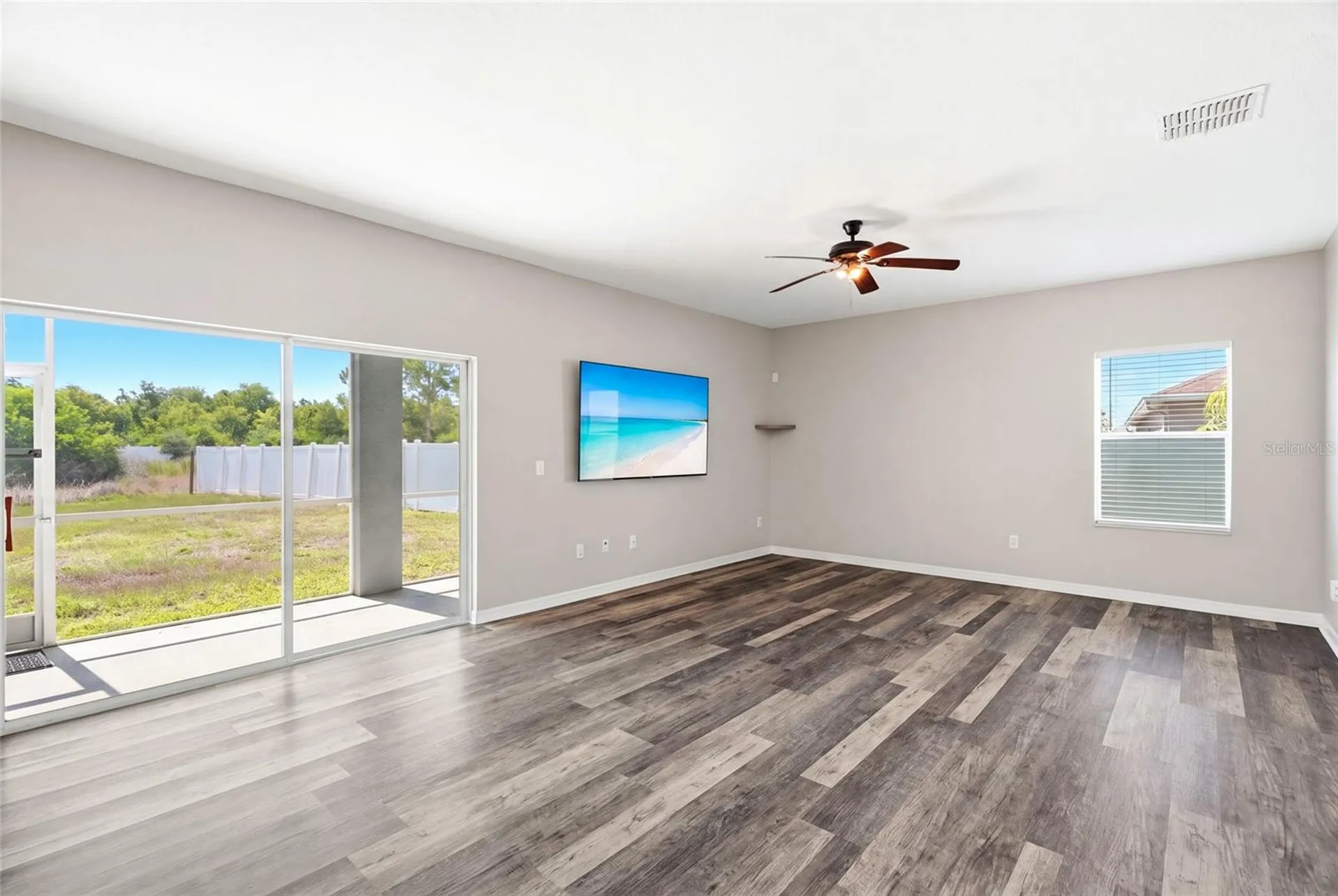 909 Meadow Glade Drive Ruskin FL 33570