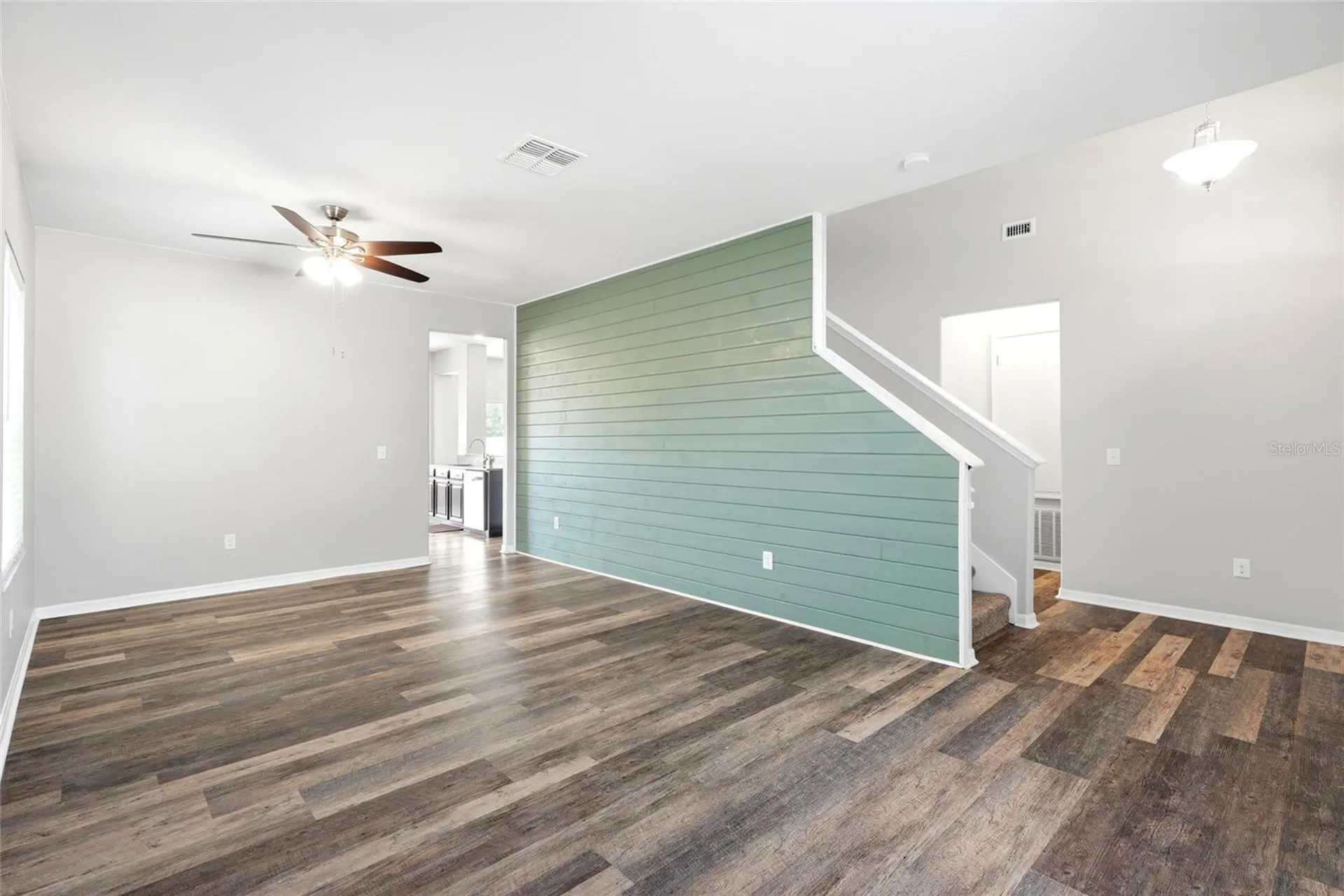 909 Meadow Glade Drive Ruskin FL 33570
