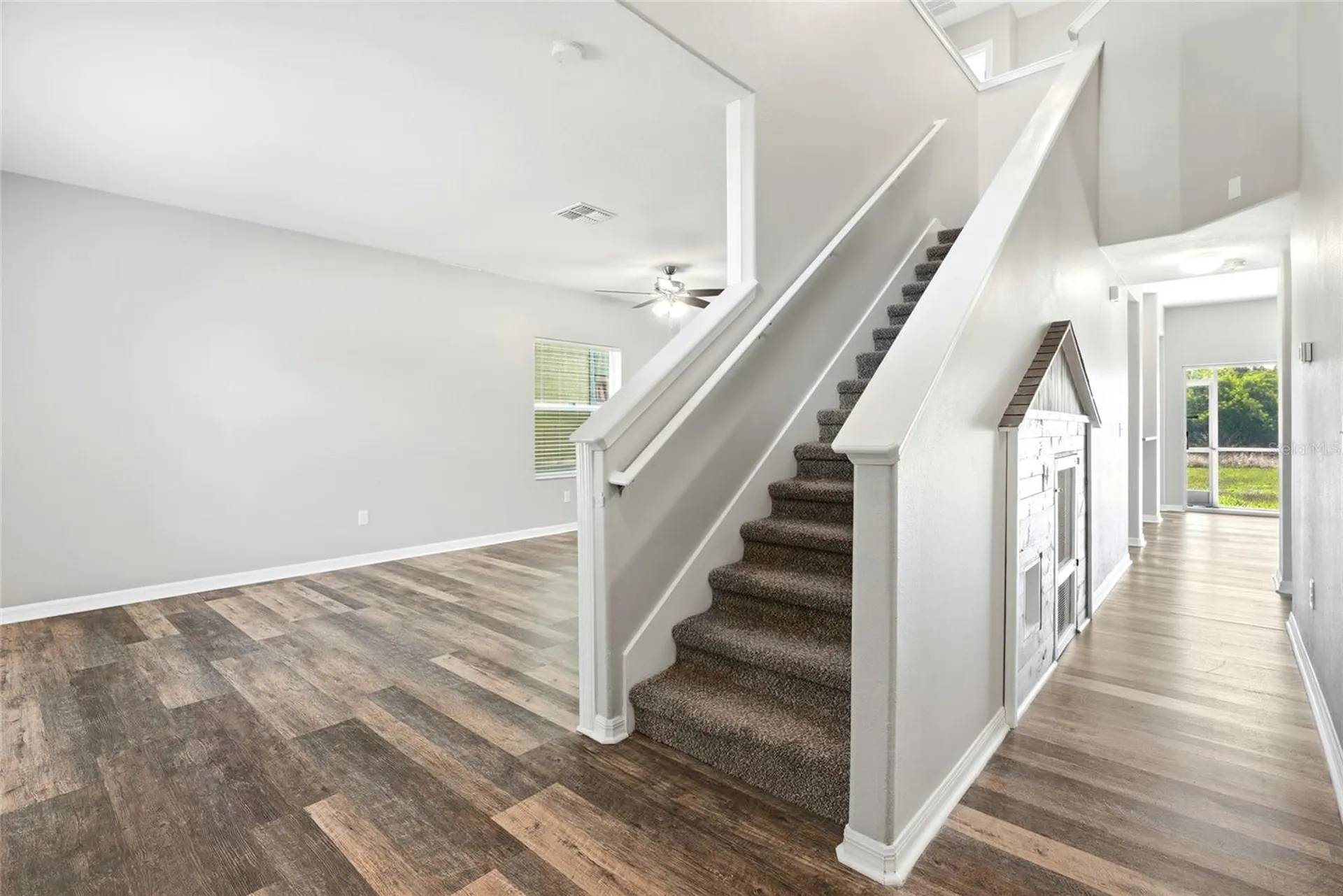909 Meadow Glade Drive Ruskin FL 33570