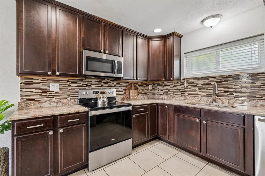 37913 Wicklow Avenue Zephyrhills FL 33541