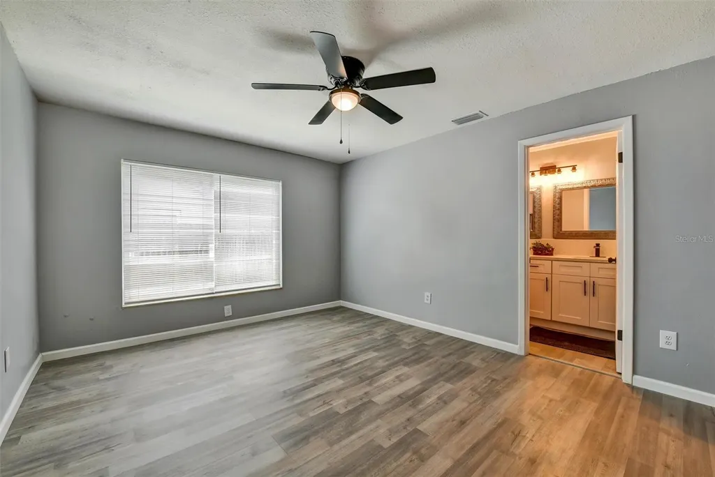 4914 Oakshire Drive Tampa FL 33625
