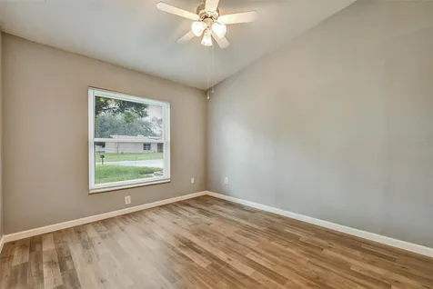 4914 Oakshire Drive Tampa FL 33625