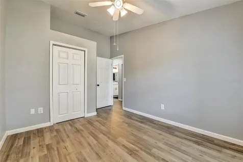 4914 Oakshire Drive Tampa FL 33625