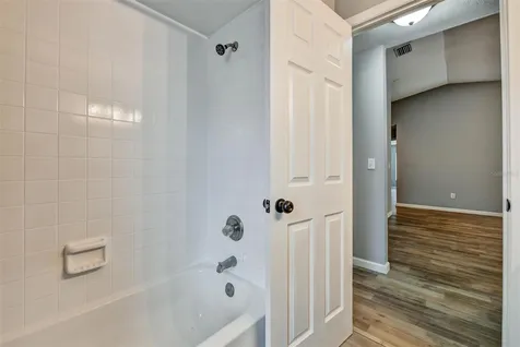 4914 Oakshire Drive Tampa FL 33625