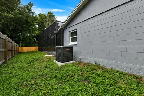 4914 Oakshire Drive Tampa FL 33625