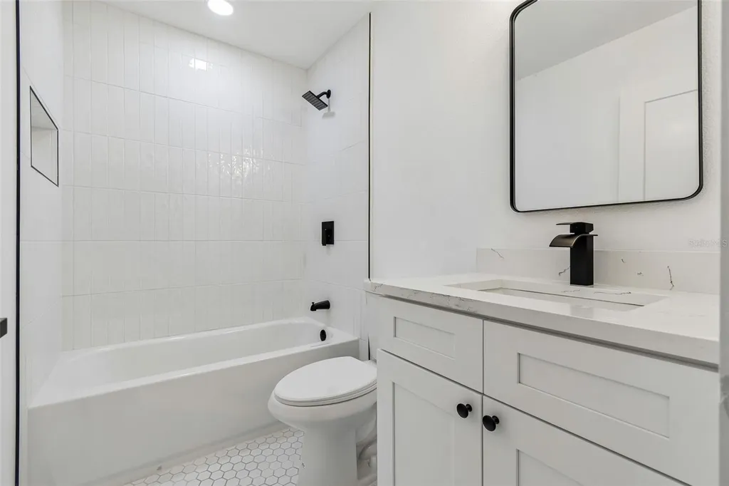 1509 15th Ave W Bradenton FL 34205