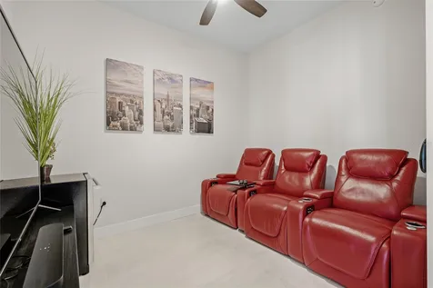 301 1st Street S St Petersburg FL 33701