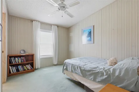 36642 Lakewood Drive Zephyrhills FL 33542