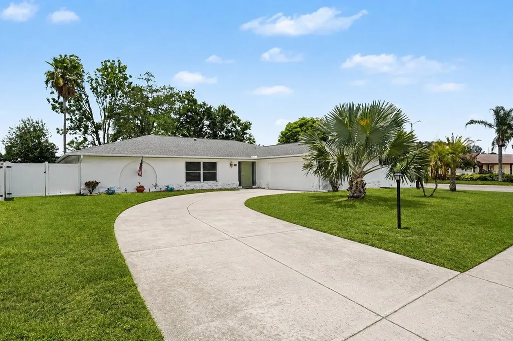 1501 New Bedford Drive Sun City Center FL 33573