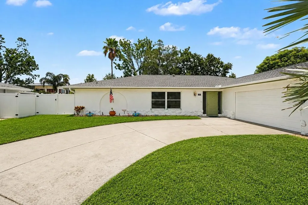 1501 New Bedford Drive Sun City Center FL 33573