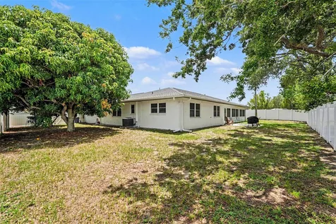 1501 New Bedford Drive Sun City Center FL 33573