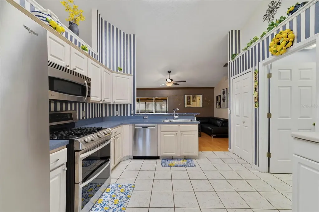 255 Loma Del Sol Drive Davenport FL 33896