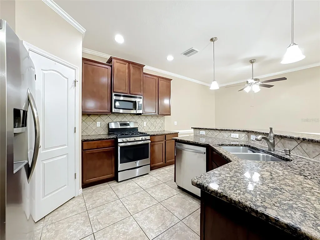 7434 Surrey Pines Drive Apollo Beach FL 33572